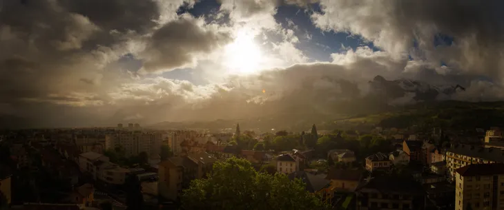 Du soleil pendant l’orage